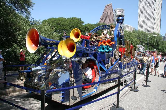 2006_ArtCar_3_Parade 422 